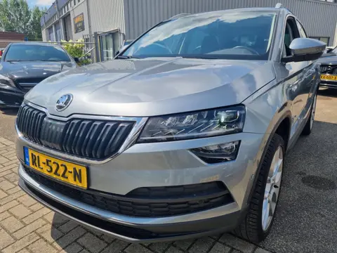 Skoda Karoq 1.0 TSI Panodak Camera Sportstoelen