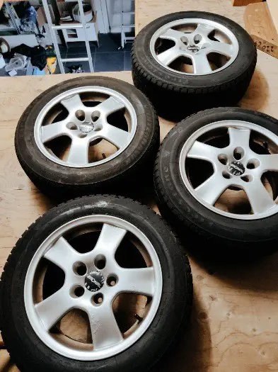 4 winterbanden met aluminium velgen