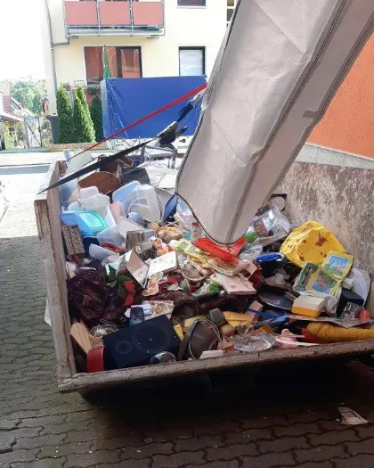 Wie gaat binnenkort verbouwen of een platdak leeghalen?