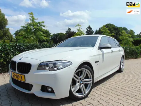 BMW 5-serie Touring 528i M Sport Edition High Executive , Panodak / Navi-Multimedia / Led / Xenon / 