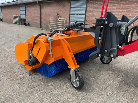 Padagas Veegmachine, veegbezem, rolbezem Weidemann aansluiting