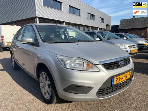 Ford Focus 1.6 Comfort 2010 € 2.650.- AIRCO , ZO MEE MET 1 JR. APK