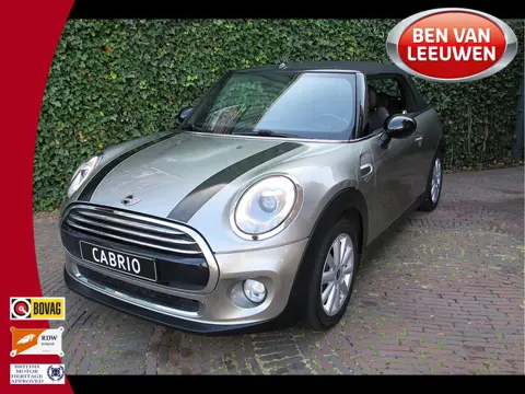 MINI Cabrio 1.5 Cooper Chili F57 met Leer, LED, A.Camera, Navi en 16"