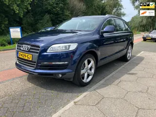 Audi Q7 4.2 FSI quattro 5+2 (88dkm)!!