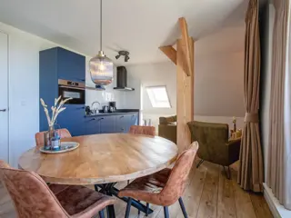 Heerlijk appartement met loggia op korte afstand van dorp en strand