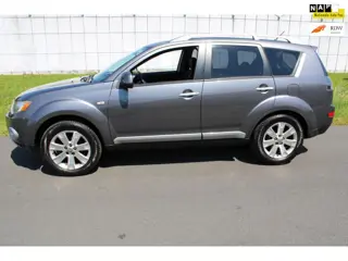 Mitsubishi Outlander 2.2 DI-D Business Edition 7 Persoons 4 x4 met Navigatie