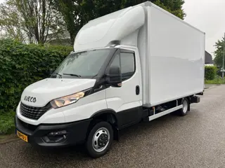 Iveco Daily 35C18 meubelbak met laadklep , zijdeur en luchtvering , trekhaak .
