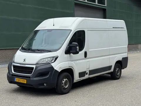 Peugeot Boxer 330 2.0 BlueHDI L2H2 Premium Pack