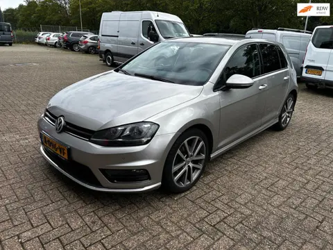 Volkswagen Golf 1.6 TDI Highline Automaat - Airco/ Cruise/ Navi/ PDC