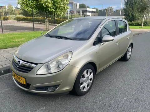 Opel Corsa 1.4-16V Cosmo | Airco | Parkeersensoren achter | NAP
