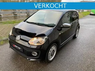 Volkswagen Up ! 1.0 75pk high up! BLACK UP Navi | Leer | Airco | Stoelverwarming