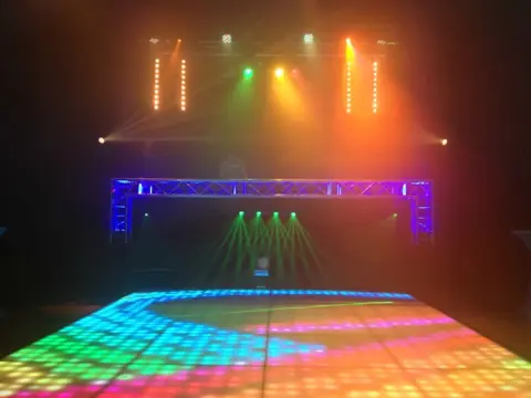 DJ met Drive-in Show voor een gezellig feest