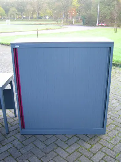 1x Roldeurkast H134xB125xD50cm