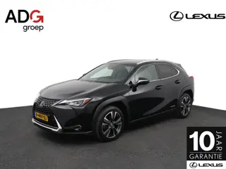 Lexus UX 250h Preference Line | 18 Inch Lichtmetalen velgen | Blind Spot Monitor | Privacy Glass