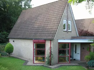 Semi-bungalow, bijzondere ligging, scherp geprijst!