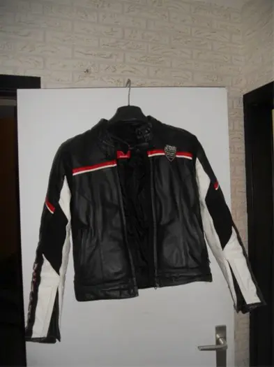 Lederen ducati vest (dainese), zo goed als nieuw!