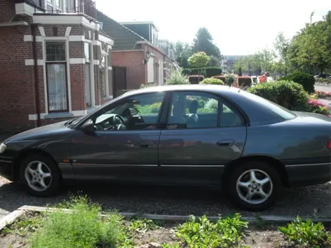 Opel omega 2.0 16v apk tot febr 2013