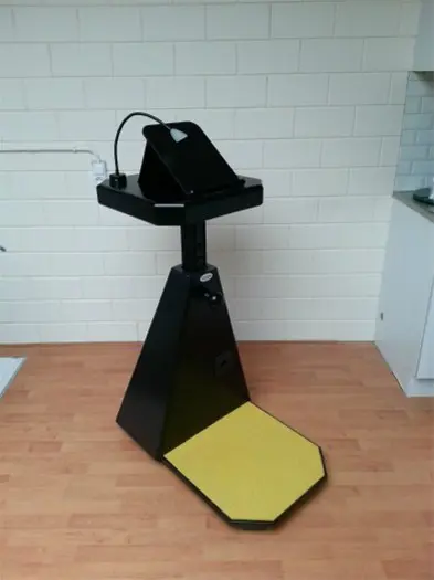 Katheder / Spreekgestoelte (Volledig van hout)