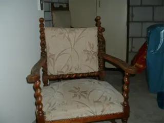 2 mooie oude stoeltjes