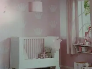 Roze wit croontjes baby meisjes behang
