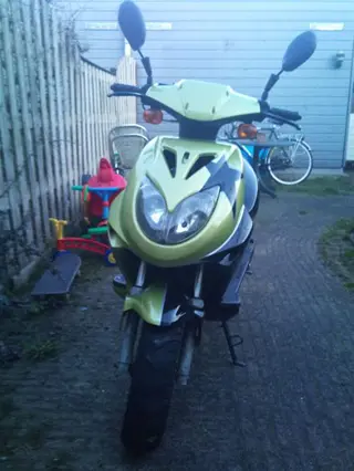 Benzhou scooter sport uitvoering