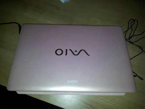 Mooie roze sony vaio laptop