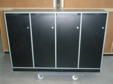 Draaideurkast 4-deurs. 4x vr