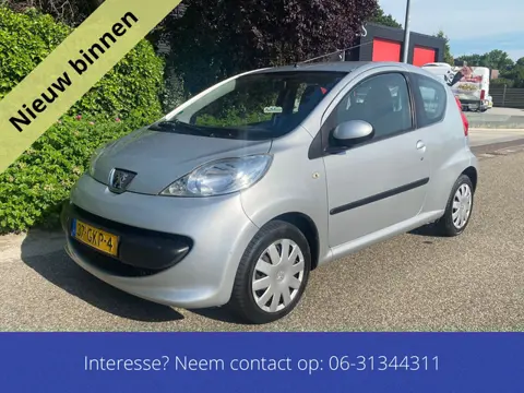 Peugeot 107 1.0-12V XS origineel Nederlands nette auto .