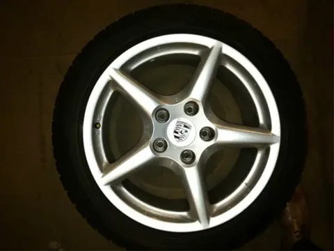 Porsche 911 carrera 4S winterbanden en velgen