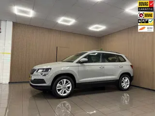 Skoda Karoq 1.0 TSI Ambition Business * Elektr. Trekhaak / Carplay / Parkeersensoren / NL Auto *