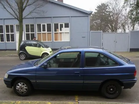 Sloopauto inkoop Den haag Ford escort voor onderdelen