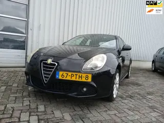 Alfa Romeo Giulietta 1.4 T Distinctive - Clima - Cruise - Start niet - Schade