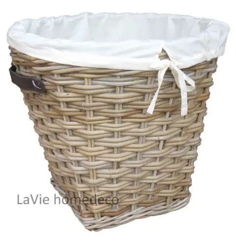 Grote ronde wasmand van riet