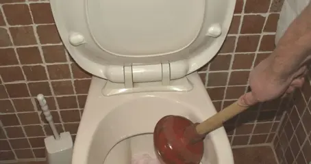 Riool of afvoer verstopt? Heeft u een ontstopper nodig?