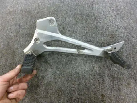 LINKER SCHETSPLAAT Kawasaki ER 5 1997 - 2005