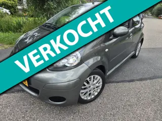 Toyota Aygo 1.0-12V Aspiration Green/Airco/ Lage km-stand