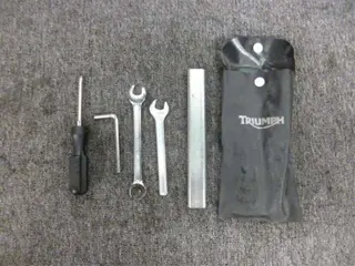 GEREEDSCHAPSET Triumph Speed Triple 1050 2011 - 2012