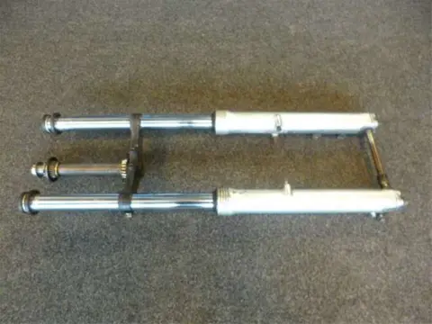 VOORPOTEN COMPLEET Honda Goldwing GL 1974 - 1979