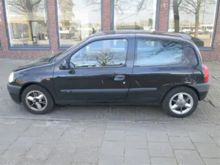 Renault clio 1.6 16v. 79kw bouwjaar 2000 plaatwerk