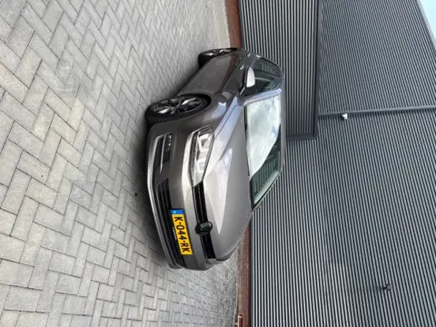 VOLKSWAGEN GOLF 1.2 Trendline - Stoelverwarming - Clima 