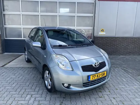 Toyota Yaris 1.3 VVTi Luna (bj 2007)