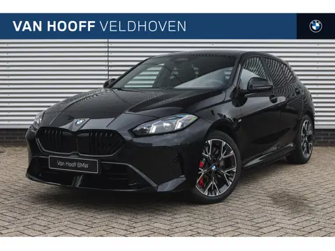 BMW 1 Serie 120 M Sport Automaat / Sportstoelen / Achteruitrijcamera / Adaptieve LED / M Adaptief on