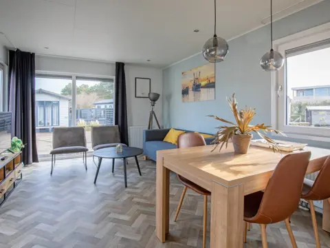 Modern chalet dichtbij Noordzeestrand en De Koog