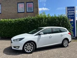 Ford FOCUS Wagon 1.0 Titanium Climate C, Cruise C, Navigatie, Pdc!!!! VRIJDAG 27-03 ZIJN WIJ GEOPEND