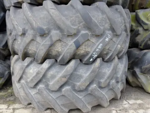 R42 Pirelli 580/70R42