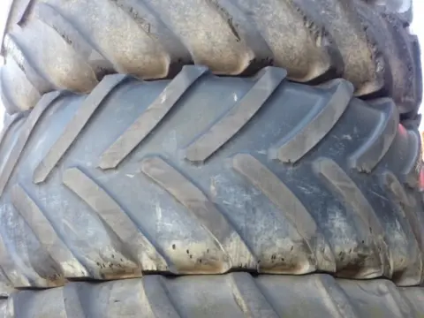 R42 Michelin 710/70R42