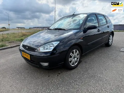 Ford Focus 1.6-16V Futura VERKOCHT