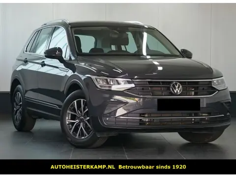 Volkswagen Tiguan 2.0 TDI 150 PK DSG ACC Zwenkbare Trekhaak LED Navi Camera