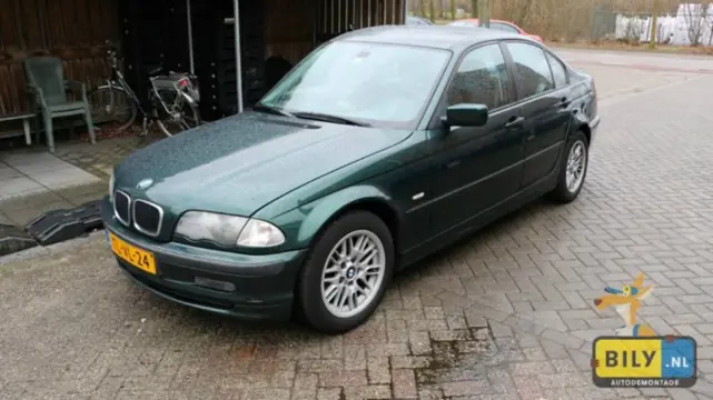 BILY in Enter BMW E46 318i Sedan 1998 schade auto's