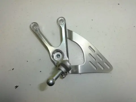 LINKER SCHETSPLAAT Yamaha YZF R6 2003 - 2005